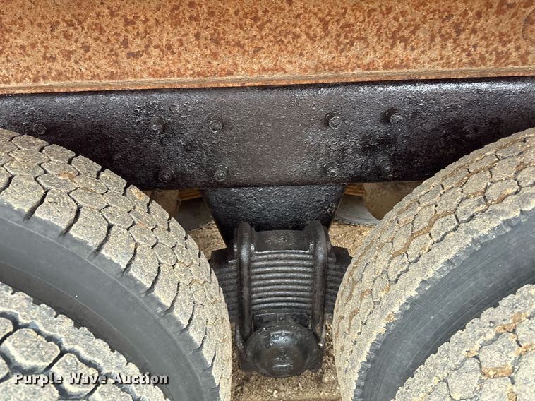 image for item LO9488 1999 Mack RD690S dump truck