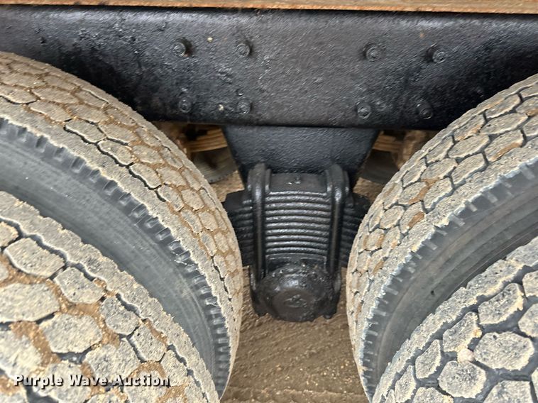 image for item LO9488 1999 Mack RD690S dump truck