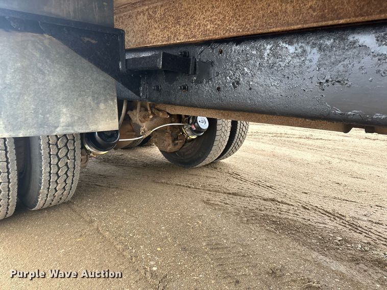 image for item LO9488 1999 Mack RD690S dump truck