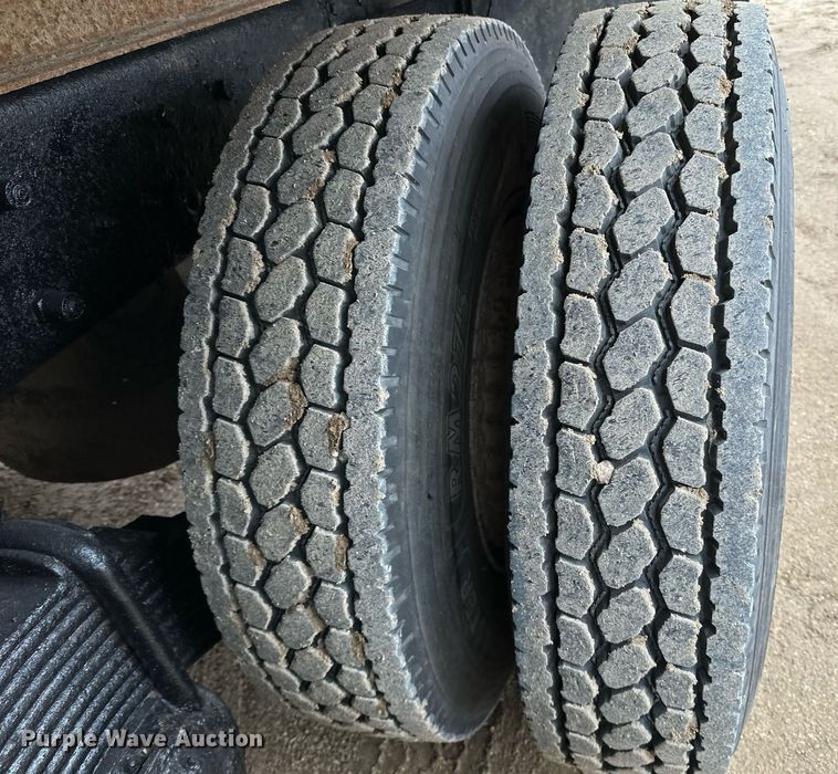 image for item LO9488 1999 Mack RD690S dump truck