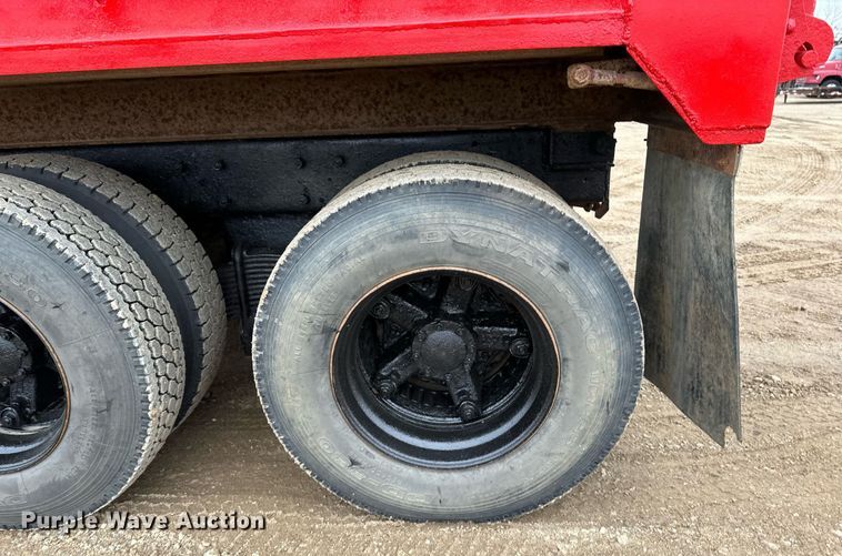 image for item LO9488 1999 Mack RD690S dump truck