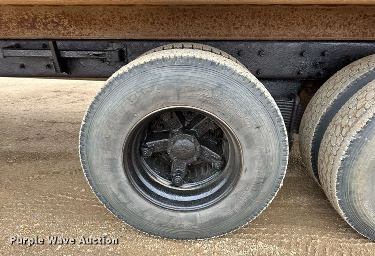 image for item LO9488 1999 Mack RD690S dump truck