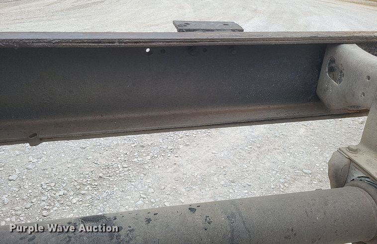 image for item MI9948 1990 International 2674 truck cab and chassis