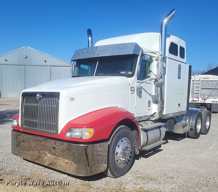 image for item MI9961 2007 International 9400i semi truck