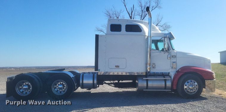 image for item MI9961 2007 International 9400i semi truck