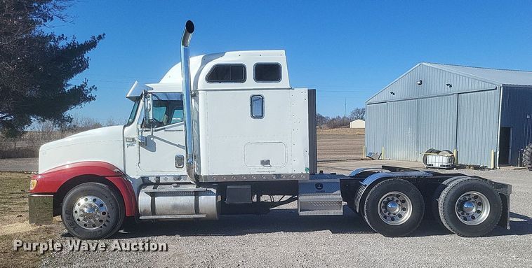 image for item MI9961 2007 International 9400i semi truck