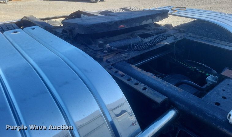 image for item MI9961 2007 International 9400i semi truck