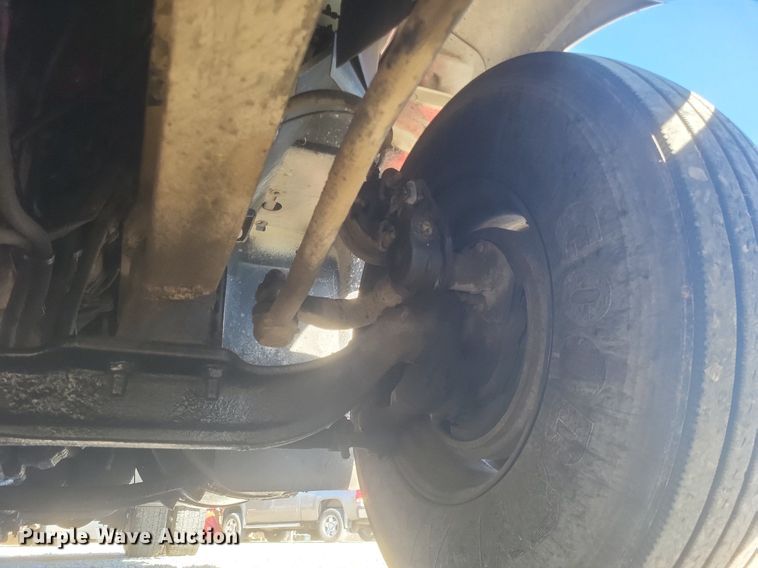 image for item MI9961 2007 International 9400i semi truck