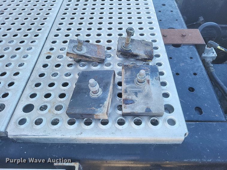 image for item MI9961 2007 International 9400i semi truck