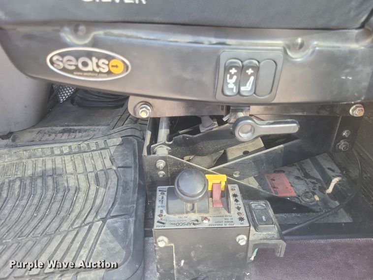 image for item MI9961 2007 International 9400i semi truck