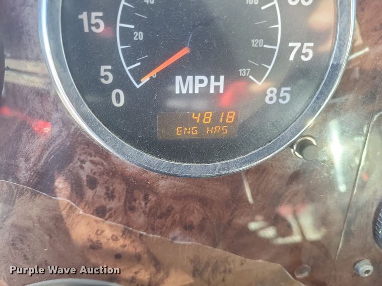 image for item MI9961 2007 International 9400i semi truck