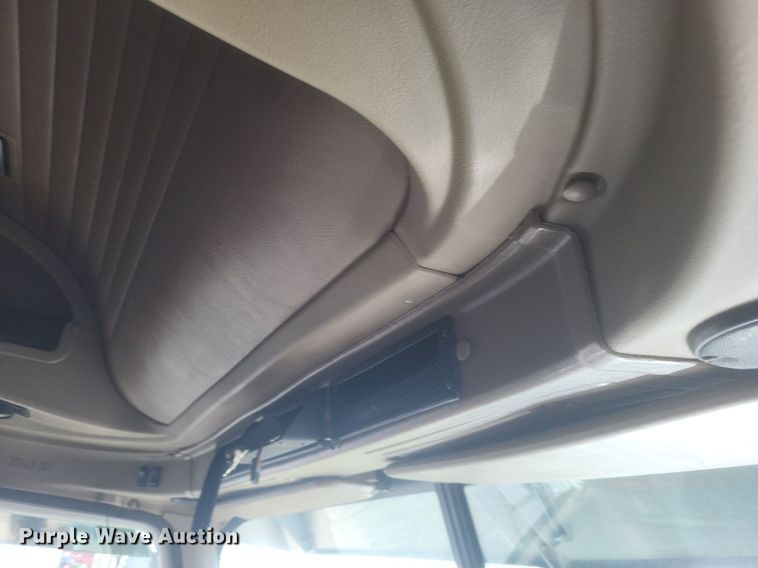 image for item MI9961 2007 International 9400i semi truck