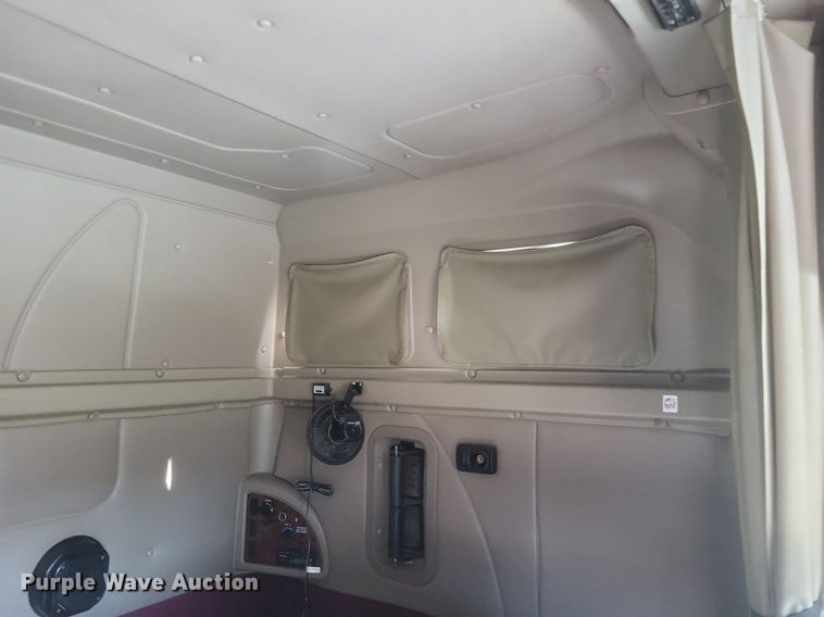 image for item MI9961 2007 International 9400i semi truck