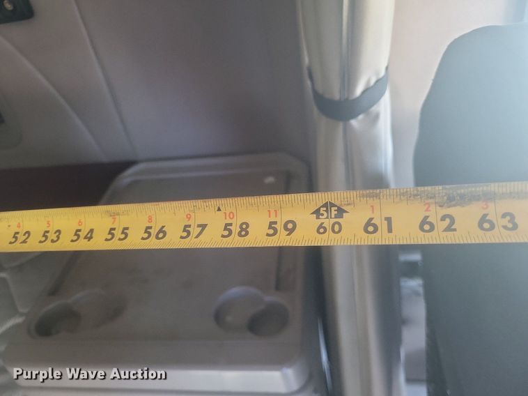 image for item MI9961 2007 International 9400i semi truck