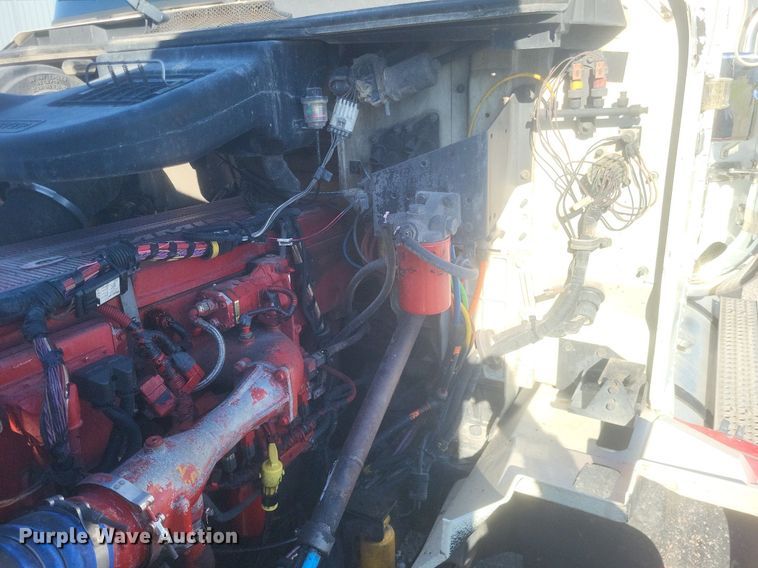 image for item MI9961 2007 International 9400i semi truck