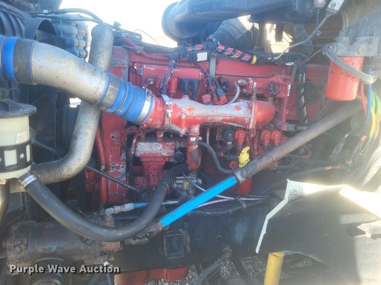 image for item MI9961 2007 International 9400i semi truck