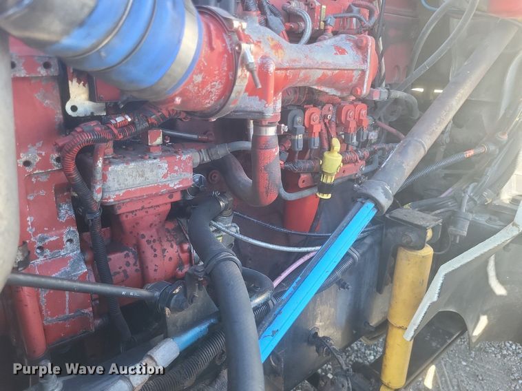 image for item MI9961 2007 International 9400i semi truck