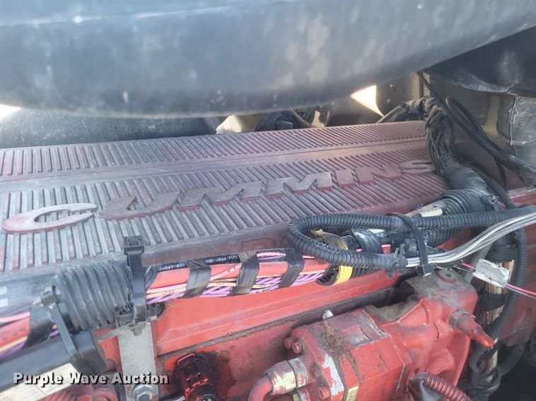 image for item MI9961 2007 International 9400i semi truck