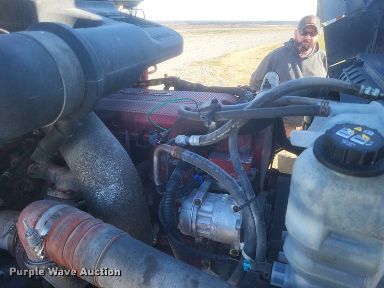 image for item MI9961 2007 International 9400i semi truck