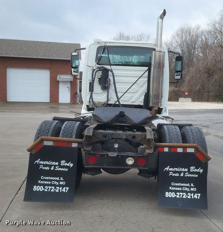 image for item MJ9004 2007 International 8600 semi truck