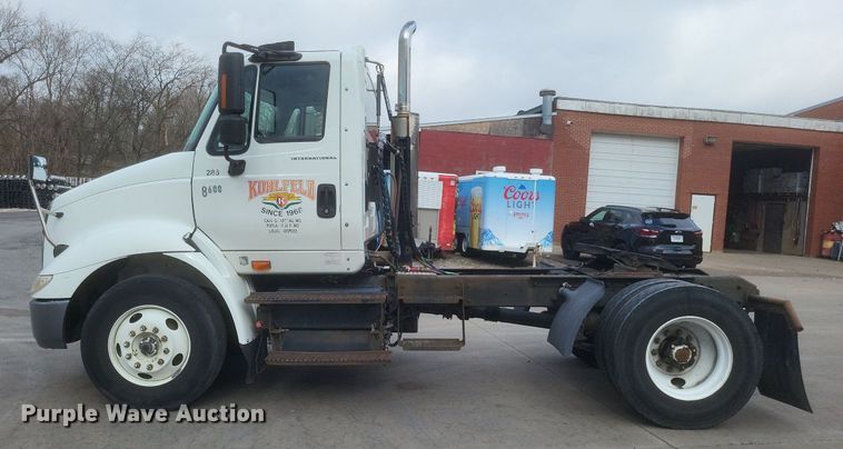 image for item MJ9004 2007 International 8600 semi truck