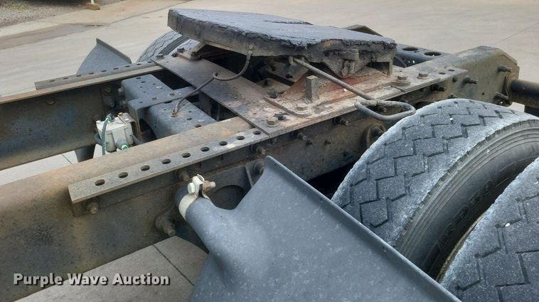 image for item MJ9004 2007 International 8600 semi truck