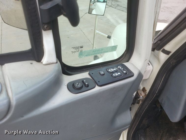 image for item MJ9004 2007 International 8600 semi truck