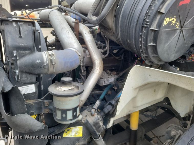 image for item MJ9004 2007 International 8600 semi truck