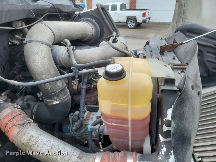 image for item MJ9004 2007 International 8600 semi truck