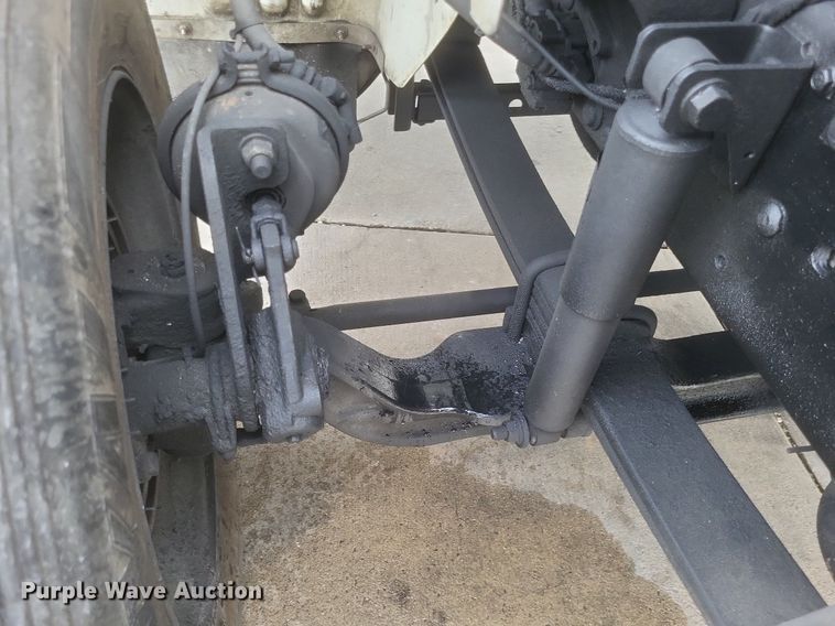 image for item MJ9004 2007 International 8600 semi truck