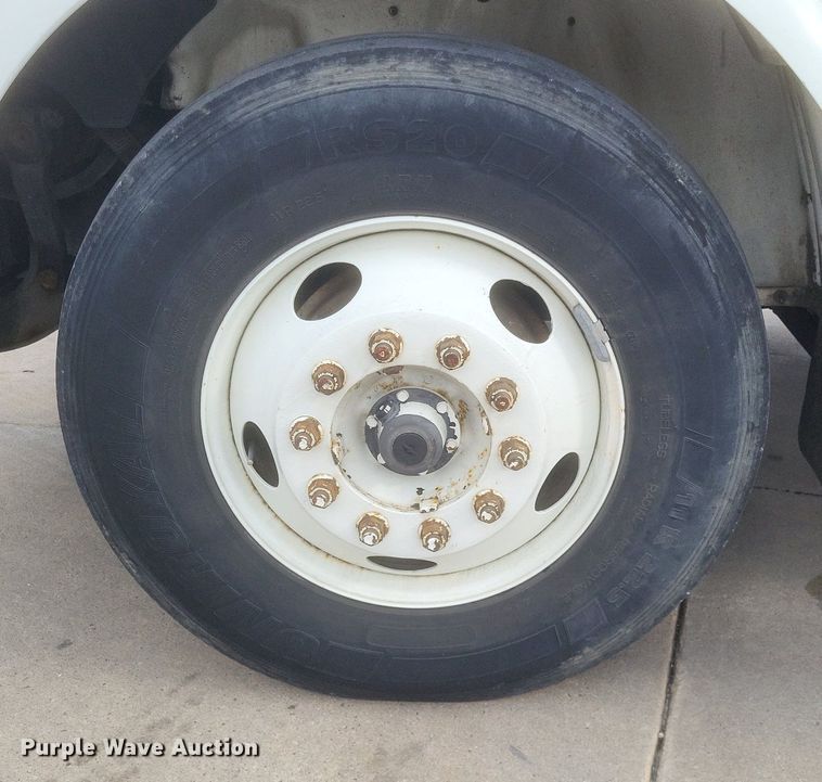 image for item MJ9004 2007 International 8600 semi truck