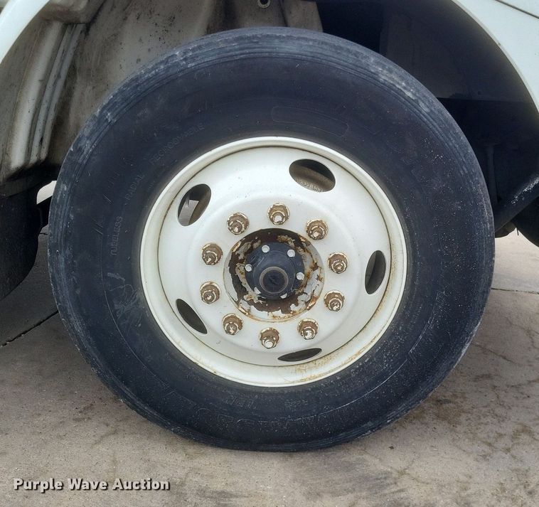 image for item MJ9004 2007 International 8600 semi truck