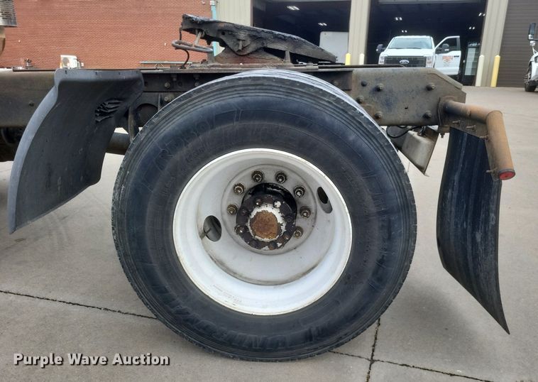 image for item MJ9004 2007 International 8600 semi truck