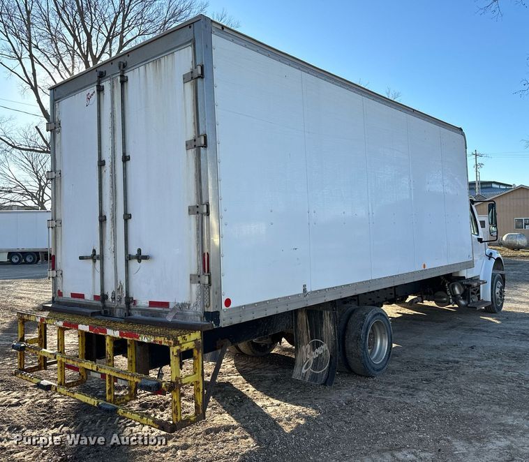 image for item NF9332 2017 Freightliner  Business Class M2 box truck