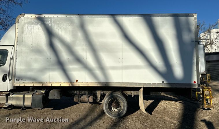 image for item NF9332 2017 Freightliner  Business Class M2 box truck