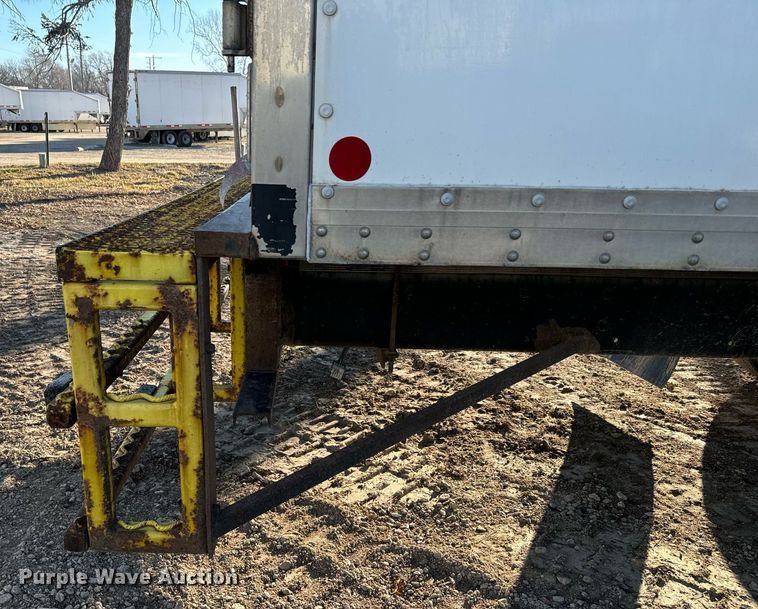 image for item NF9332 2017 Freightliner  Business Class M2 box truck