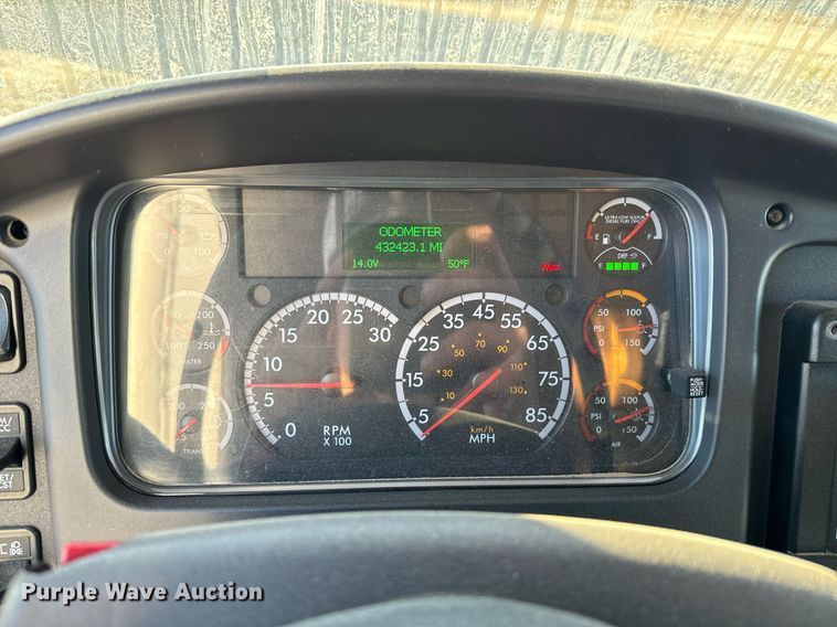 image for item NF9332 2017 Freightliner  Business Class M2 box truck