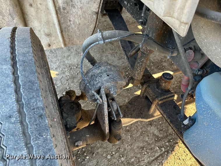 image for item NF9332 2017 Freightliner  Business Class M2 box truck