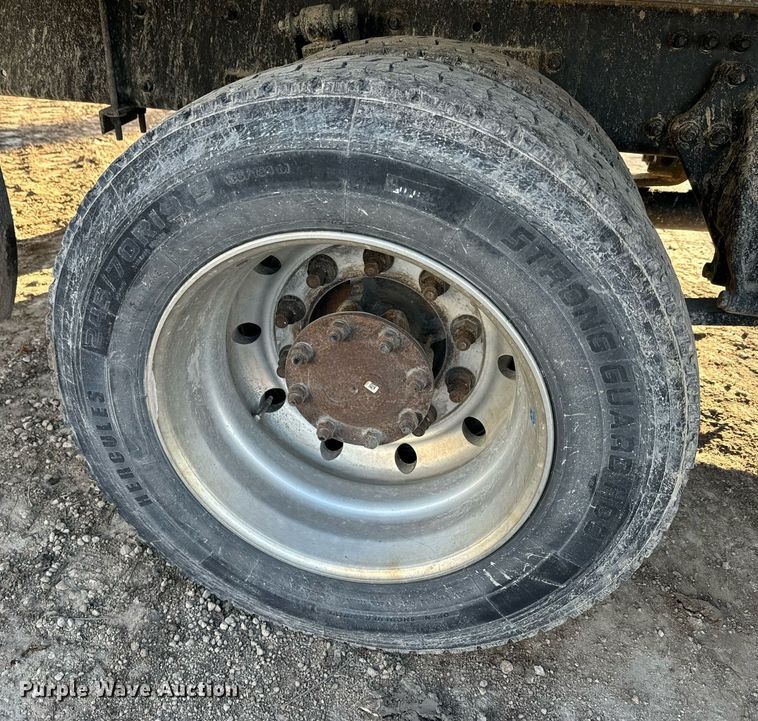 image for item NF9332 2017 Freightliner  Business Class M2 box truck