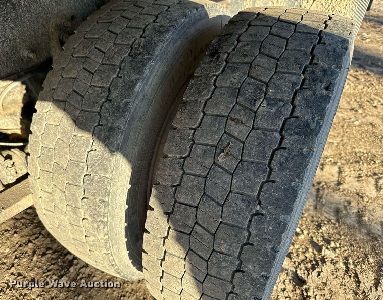 image for item NF9332 2017 Freightliner  Business Class M2 box truck