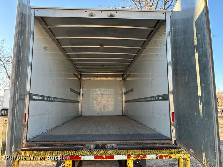 image for item NF9333 2017 Freightliner  Business Class M2 box truck