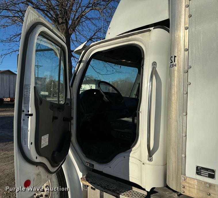 image for item NF9333 2017 Freightliner  Business Class M2 box truck