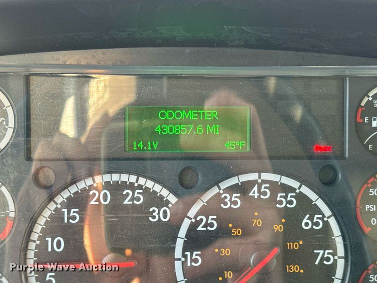 image for item NF9333 2017 Freightliner  Business Class M2 box truck