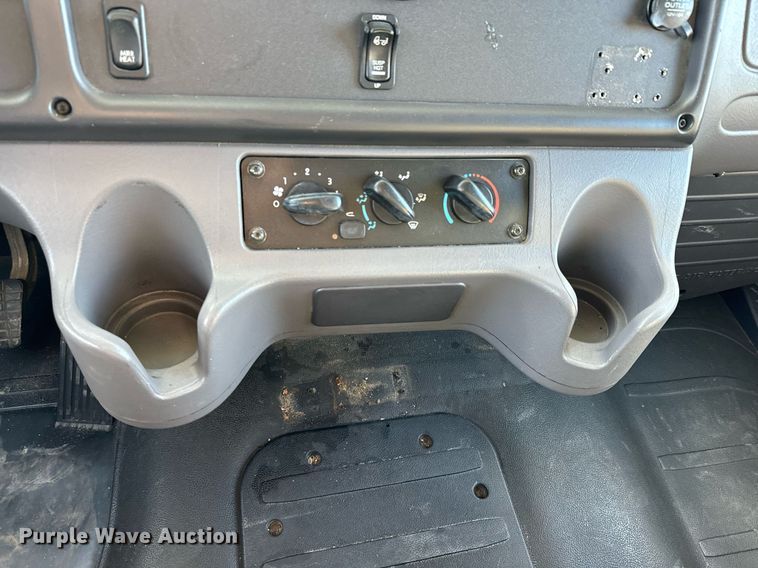 image for item NF9333 2017 Freightliner  Business Class M2 box truck