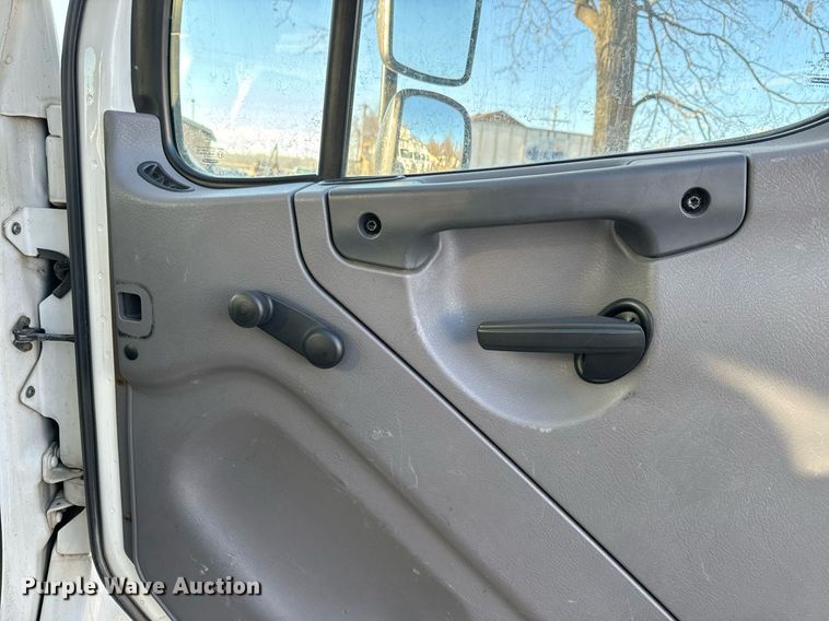 image for item NF9333 2017 Freightliner  Business Class M2 box truck