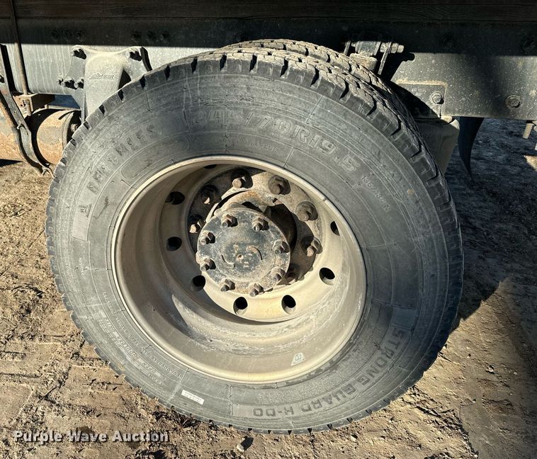 image for item NF9333 2017 Freightliner  Business Class M2 box truck