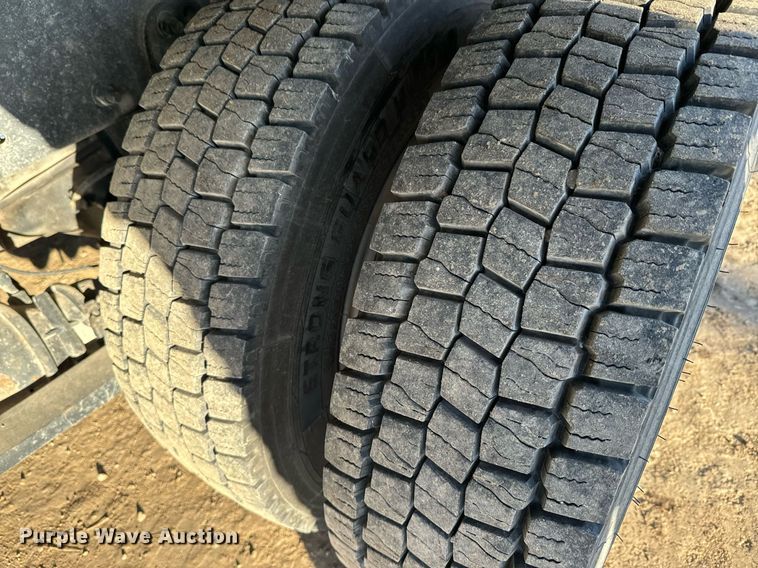 image for item NF9333 2017 Freightliner  Business Class M2 box truck