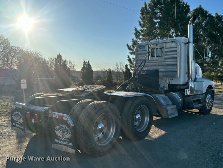 image for item NF9347 1987 Kenworth  T600 semi truck