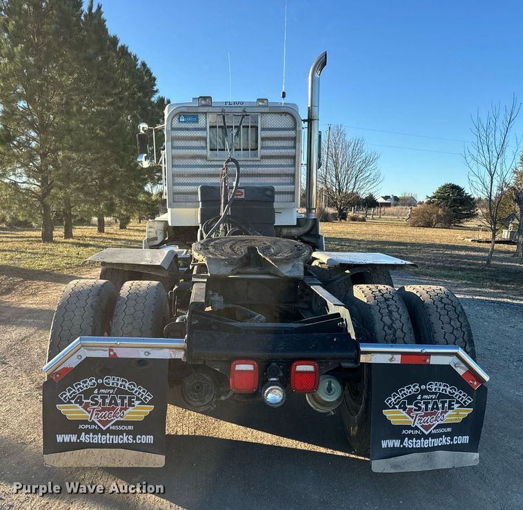 image for item NF9347 1987 Kenworth  T600 semi truck