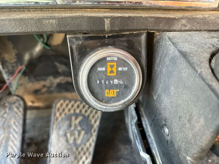 image for item NF9347 1987 Kenworth  T600 semi truck